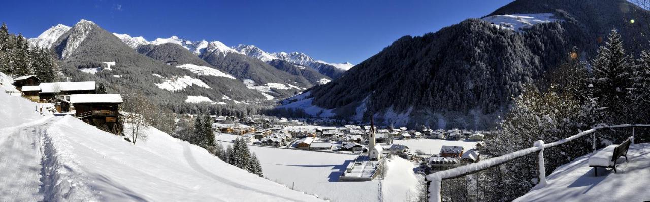 Zum Sonnentor App Larix Apartment Lutago Exterior photo